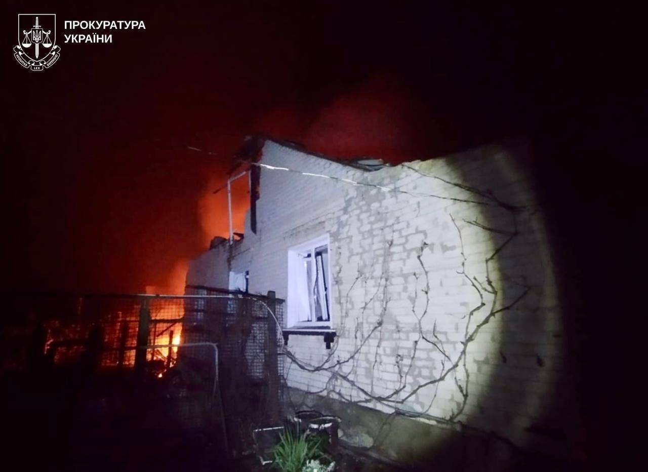 Оккупанты атаковали Харьковскую и Сумскую области: повреждены жилые дома, есть пострадавшие. Фото