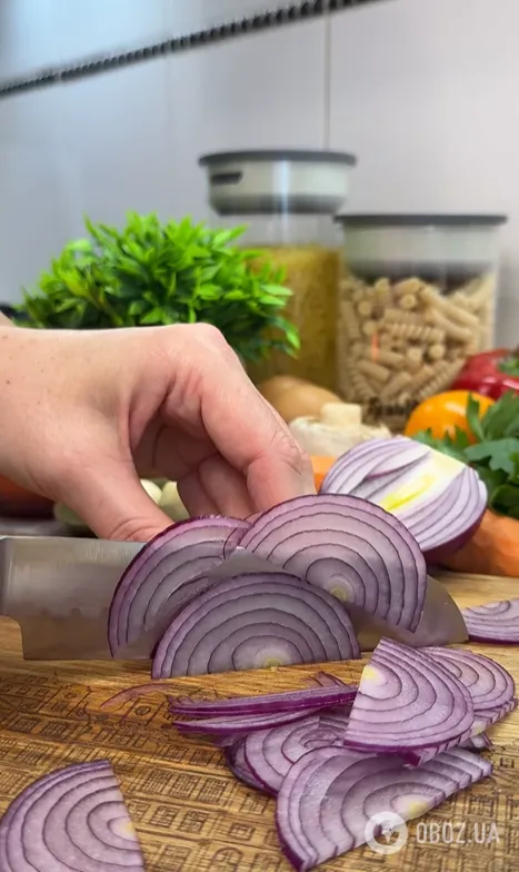 Пикантные маринованные грибы с овощами: вариант осенней закуски на любой случай