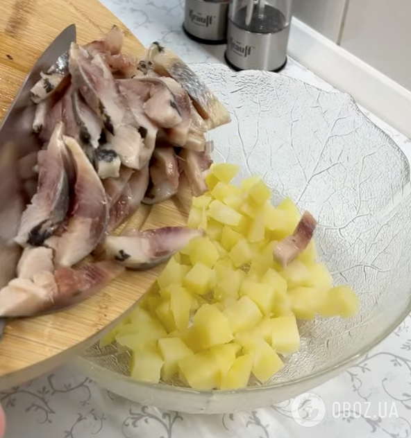 Полезный салат из сельди на каждый день: делимся элементарным рецептом