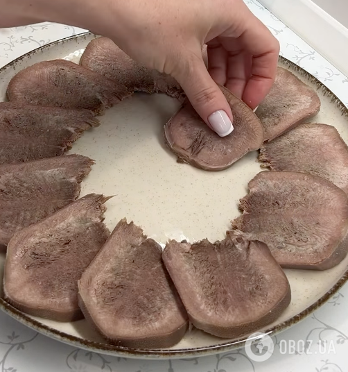 Як правильно приготувати заливний язик: рецепт страви для новорічного столу