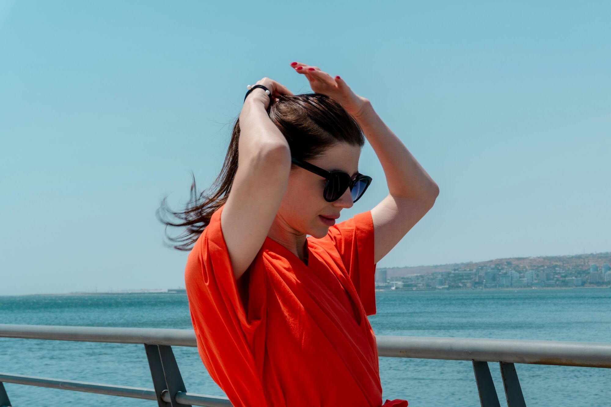 Як випрямити волосся, коли немає світла: секрети перукарів