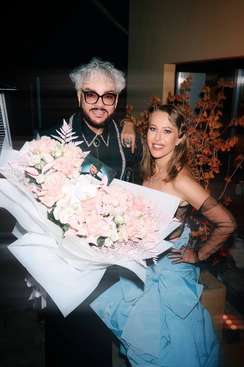 "Гола вечірка" під носом у Кремля: похресниця Путіна влаштувала "сатанинський шабаш" у свій день народження і розізлила росіян