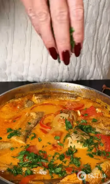 Как вкусно приготовить минтай с овощами: рыба сохранит всю свою пользу