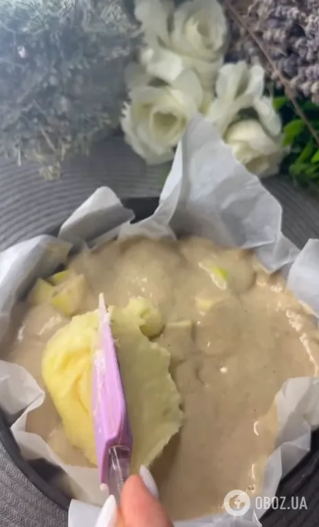 Ніжний яблучний пиріг із заварним кремом: кращий за звичну шарлотку