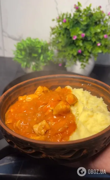 До пюре, гречки або рису: як приготувати смачний гуляш з курячого філе на вечерю