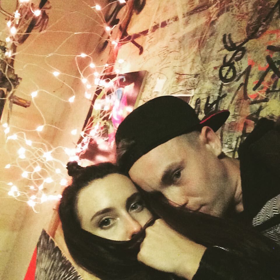 На концерте Пивоварова заметили его вероятную возлюбленную: трогательный момент между ними растрогал сеть. Видео