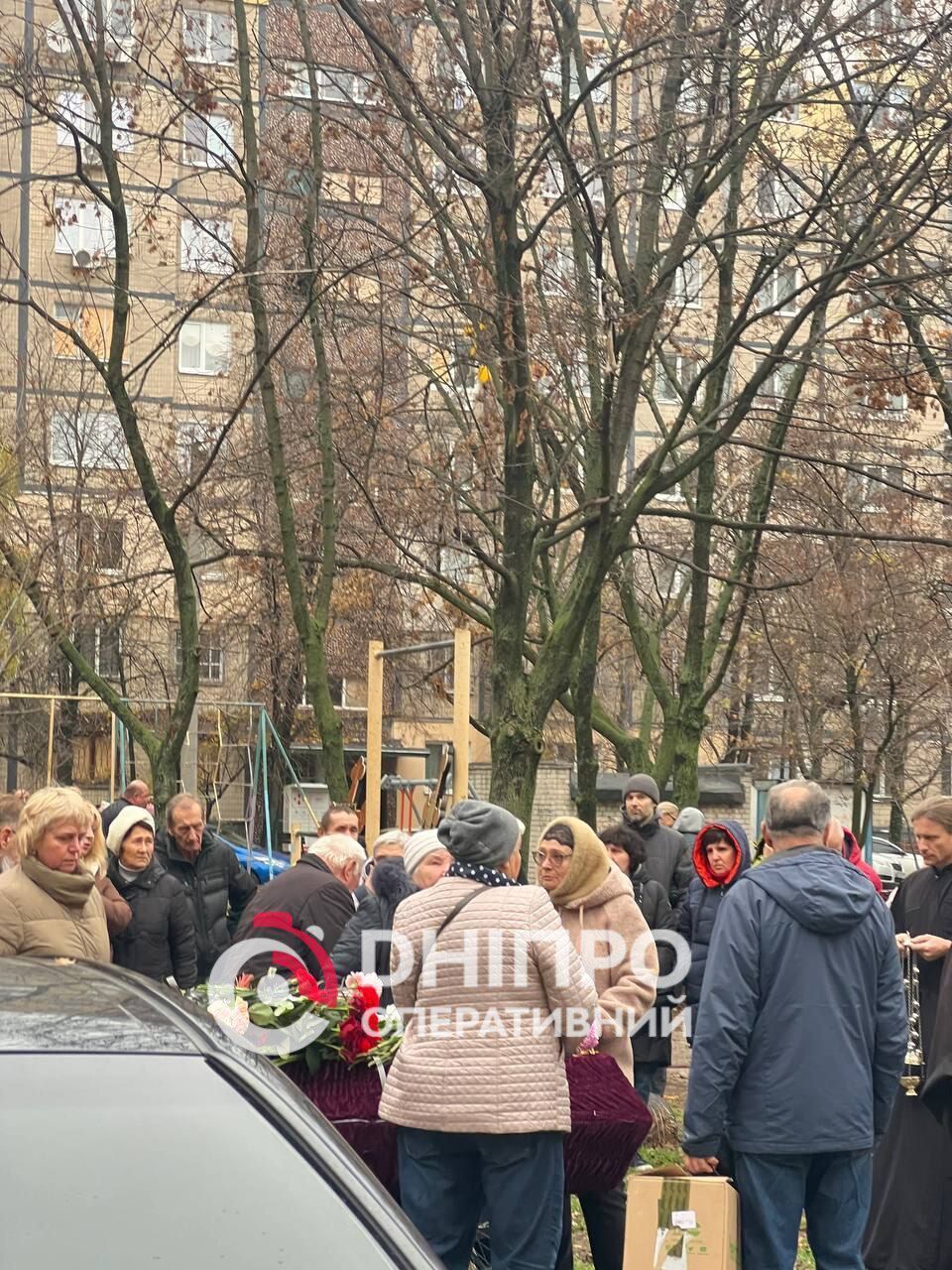 "Не могли друг без друга": в Днепре прощаются с супругами, которых убила Россия во время атаки 8 ноября. Фото и видео