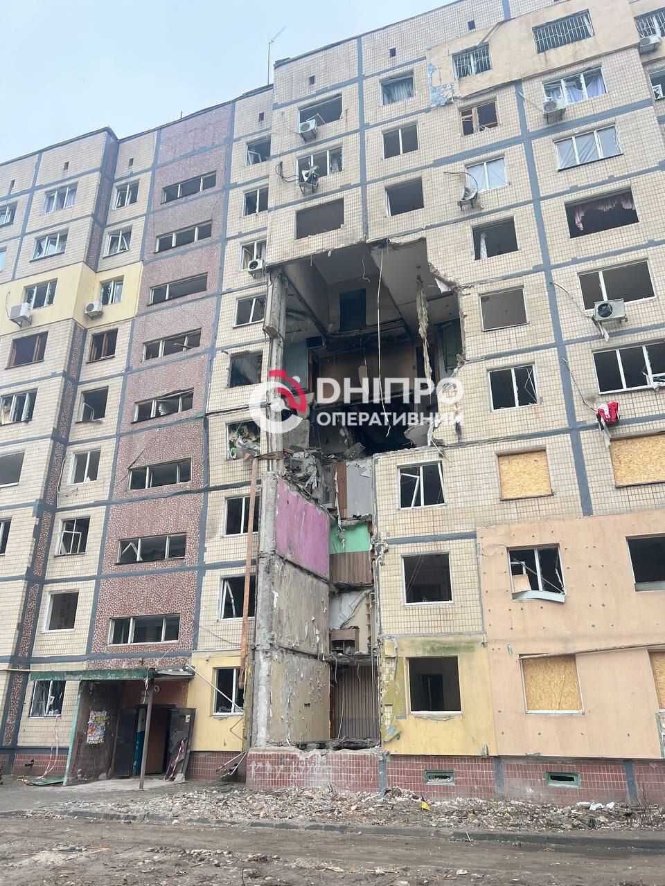 "Не могли друг без друга": в Днепре прощаются с супругами, которых убила Россия во время атаки 8 ноября. Фото и видео