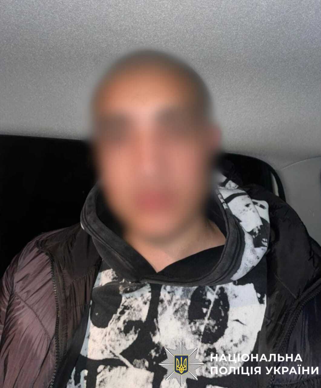 Под Киевом подросток напал на прохожих с ножом и кулаками из-за замечания. Подробности и фото