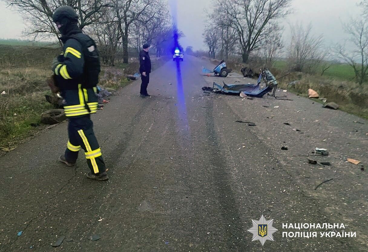 Водитель не справился с управлением: на Херсонщине в ДТП погибли три человека. Фото