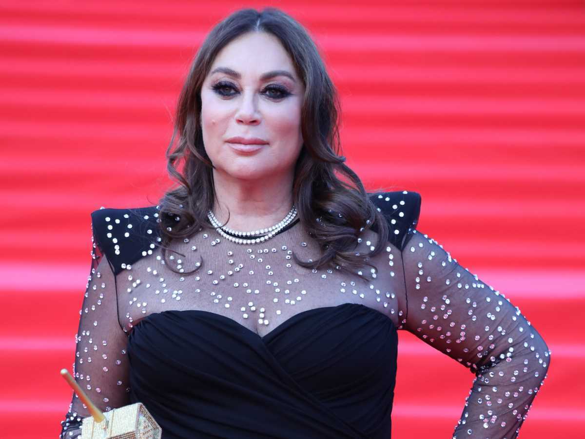 Дочь россиянки и "подружка" звезд-путинистов: что известно о жене скандального Миндича и где она может быть после побега мужа за границу