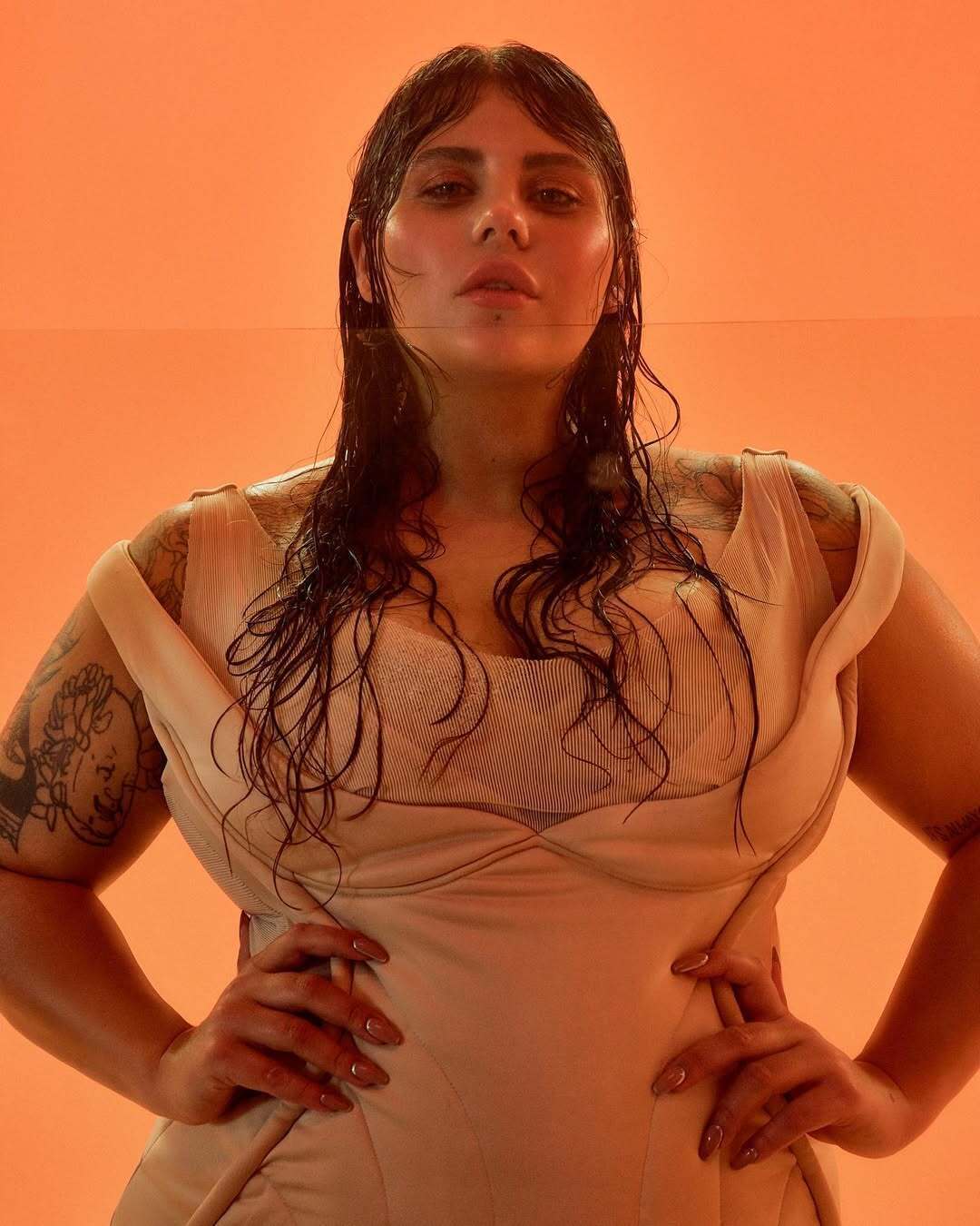 Солистка группы KAZKA, которая весила 135 кг, показала результаты работы в спортзале и объяснила, что мешает ей худеть