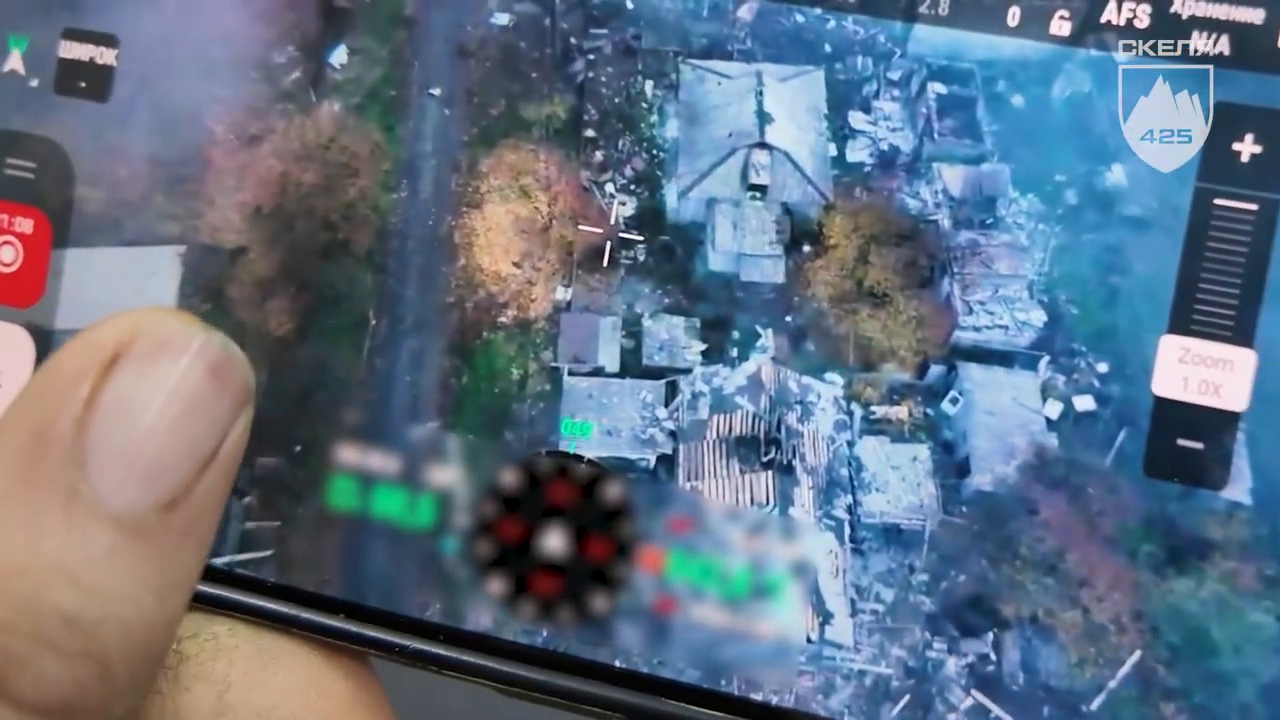 Українські штурмові групи проводять зачистку вулиць у Покровську: з'явились кадри операції. Відео