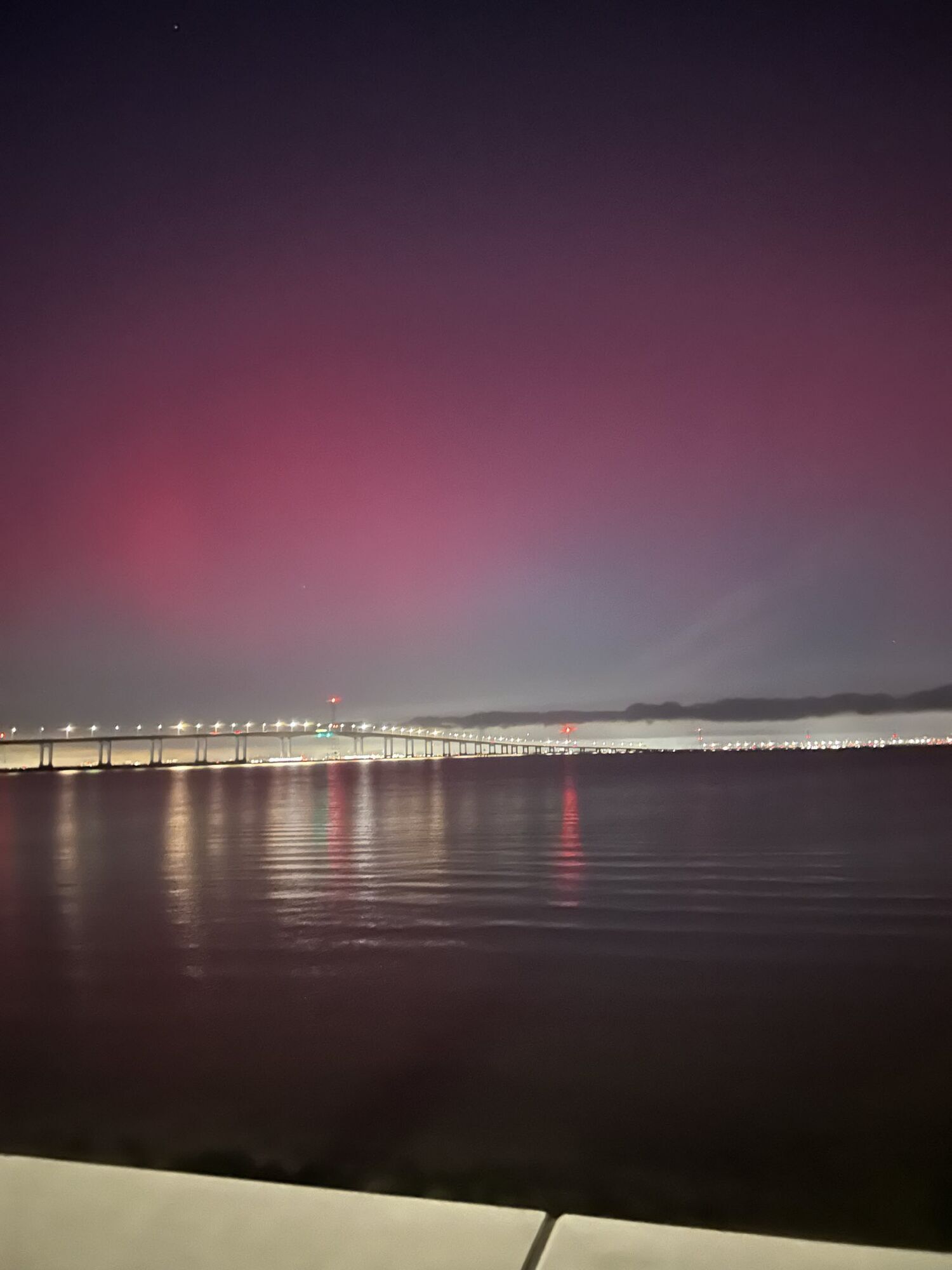 Землю накрила магнітна буря червоного рівня, яка принесла з собою полярне сяйво: скільки буде тривати