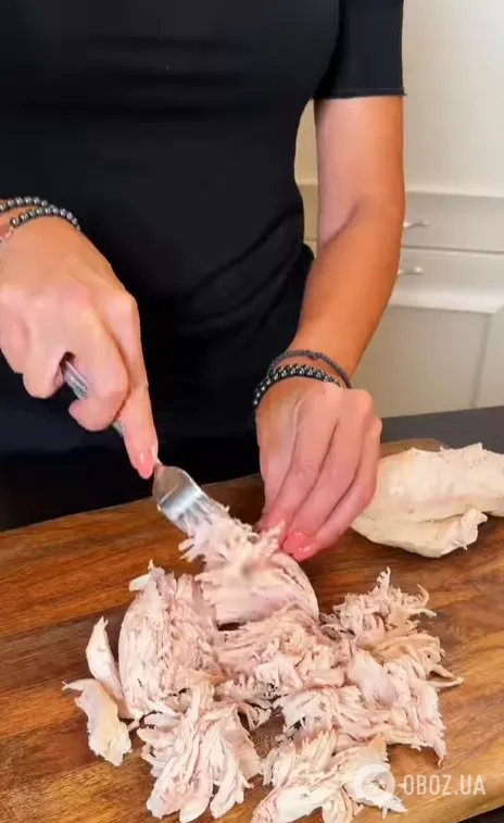 Поживний перекус з лаваша: загорніть курку, овочі та гриби