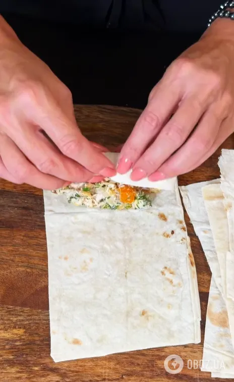 Поживний перекус з лаваша: загорніть курку, овочі та гриби