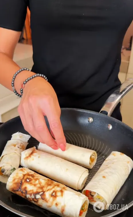 Поживний перекус з лаваша: загорніть курку, овочі та гриби