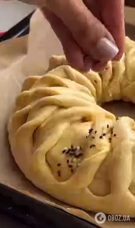 Лінивий пиріг з листкового тіста для ситного обіду: готується за лічені хвилини