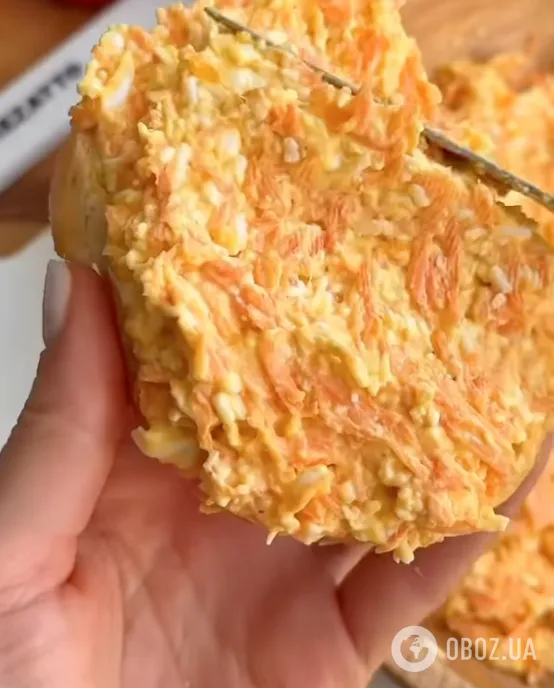 Корисна намазка із сирої моркви та плавленого сиру: найпростіший рецепт