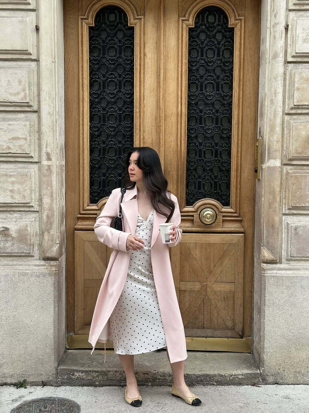 Забудьте о черном и бежевом: 5 ярких цветов пальто, которые сейчас в моде