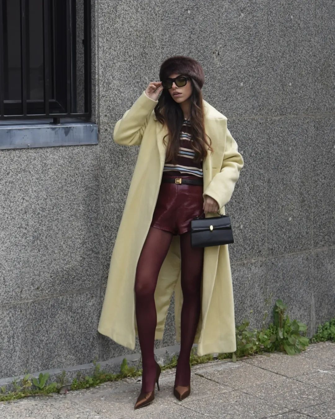 Забудьте о черном и бежевом: 5 ярких цветов пальто, которые сейчас в моде