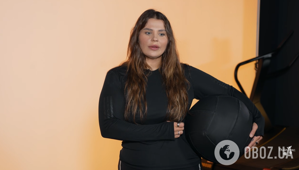 Солистка группы KAZKA, которая весила 135 кг, показала результаты работы в спортзале и объяснила, что мешает ей худеть