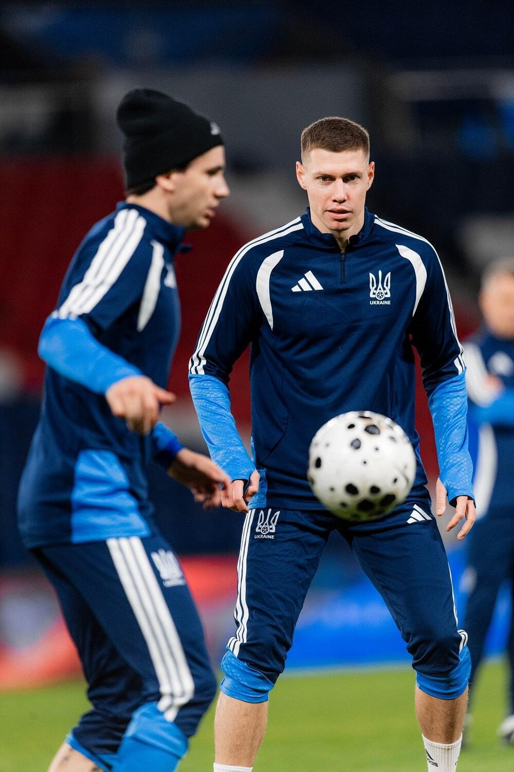 Не травми: стало відомо, чому Ребров виключив двох зірок зі складу збірної України на матч із Францією