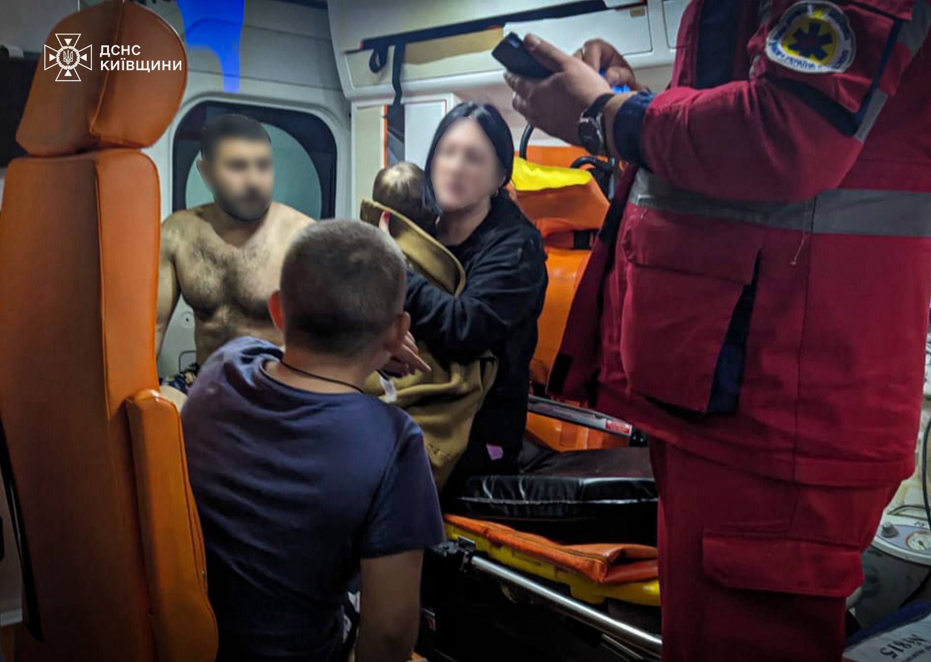 На Київщині вибух зарядного пристрою ледь не забрав життя родини з двома дітьми. Подробиці та фото