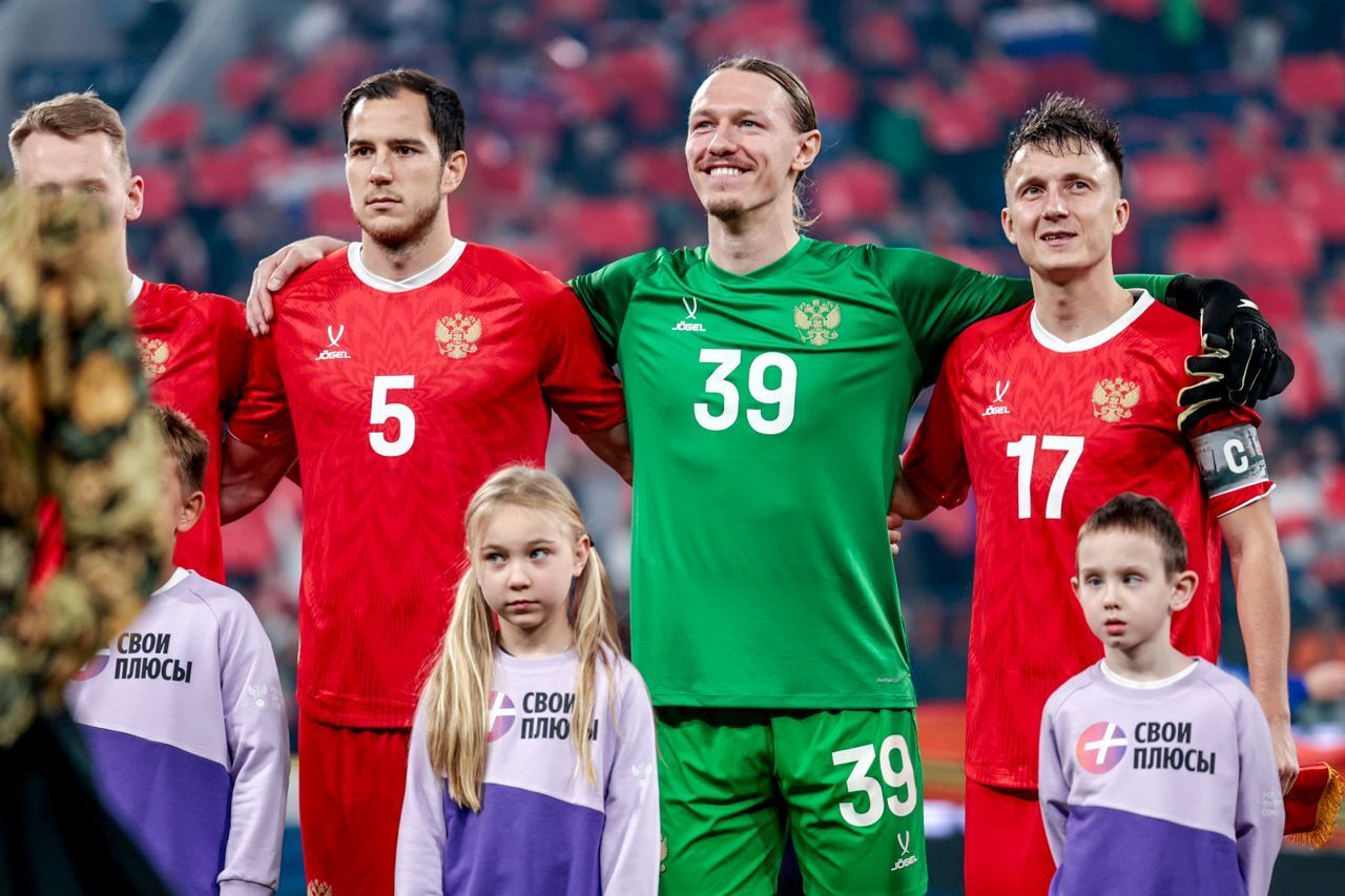 В России набросились с оскорблениями на конкурента вратаря сборной РФ в ПСЖ