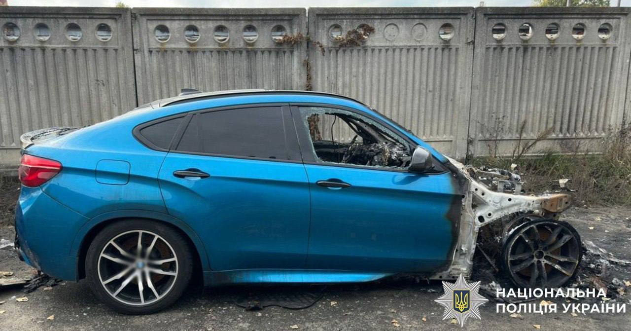 В Киеве задержали юношу, который поджег автомобили возле АЗС по заказу спецслужб РФ. Подробности и фото