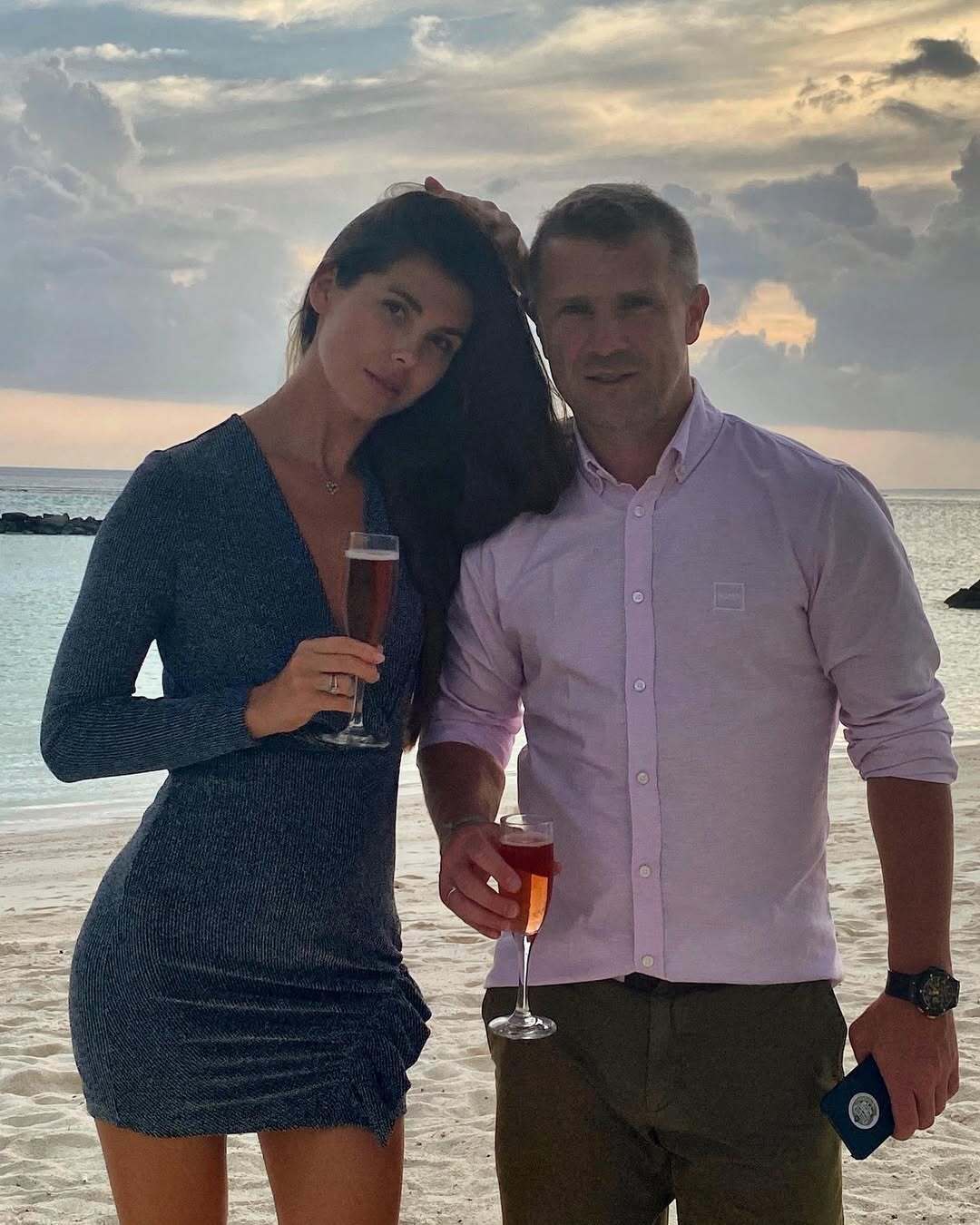 Не узнала нападающего сборной Украины: после неудачного брака и разрыва с Лорак легенда "Динамо" нашел любовь на берегу Днепра