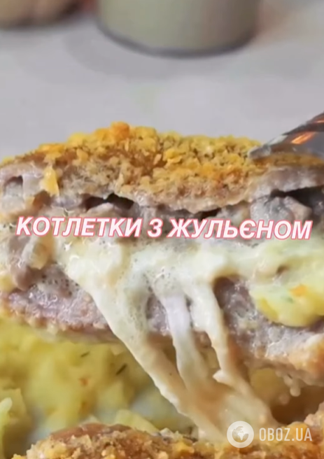 Як приготувати соковиті котлети на обід: рецепт з грибами і твердим сиром