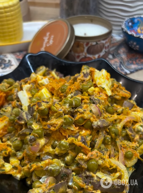 Який смачний салат приготувати з курячою печінкою: заправляється майонезом