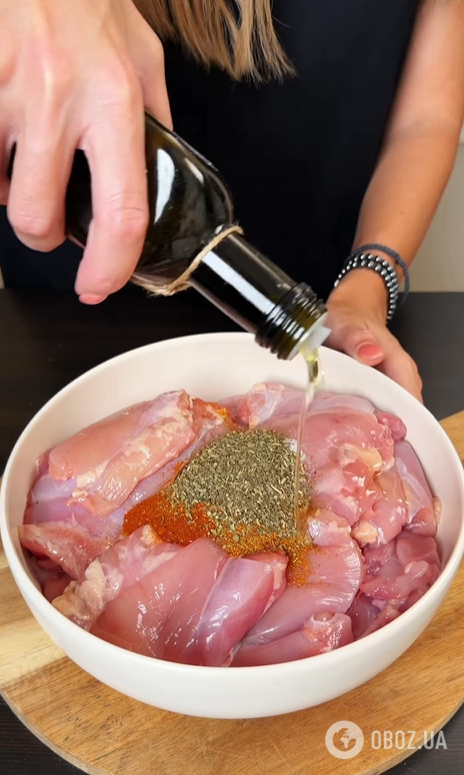 Соковита курка з яблуками та ананасами: ділимось секретами приготування ідеального м'яса