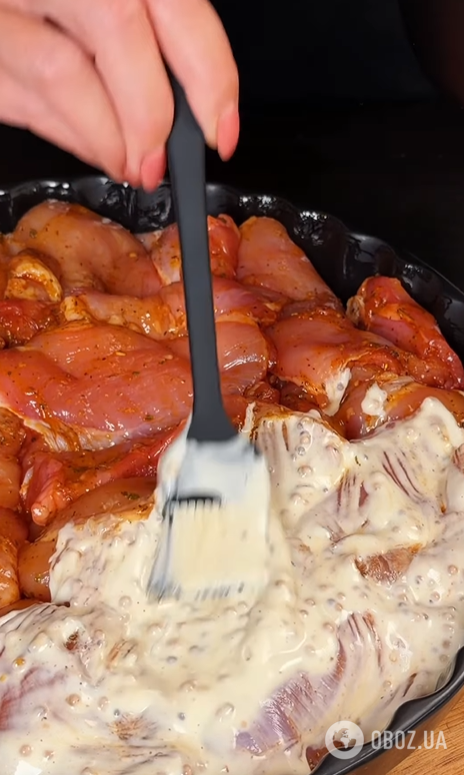 Соковита курка з яблуками та ананасами: ділимось секретами приготування ідеального м'яса