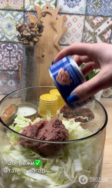 Швидкий салат з пекінською капустою для святкового столу: виручить, коли гості на порозі