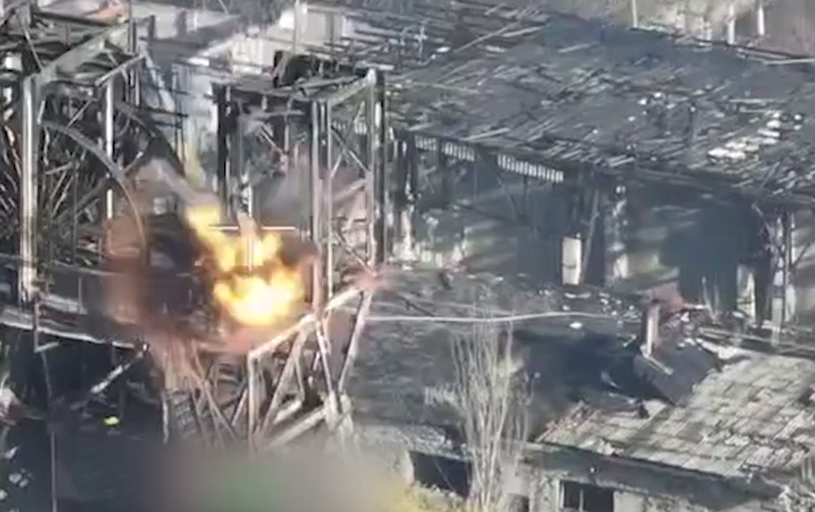 Мирноград – под контролем украинских военных: 7-й корпус ДШВ рассказал о провокации врага с флагом и ходе боев. Видео