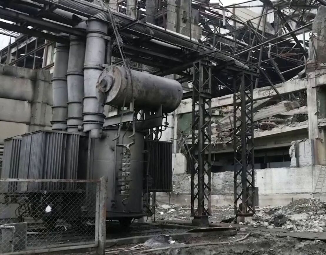 "Почти невозможно полностью защитить": журналистам показали одну из украинских ТЭС, которую постоянно атакуют ракетами россияне. Видео