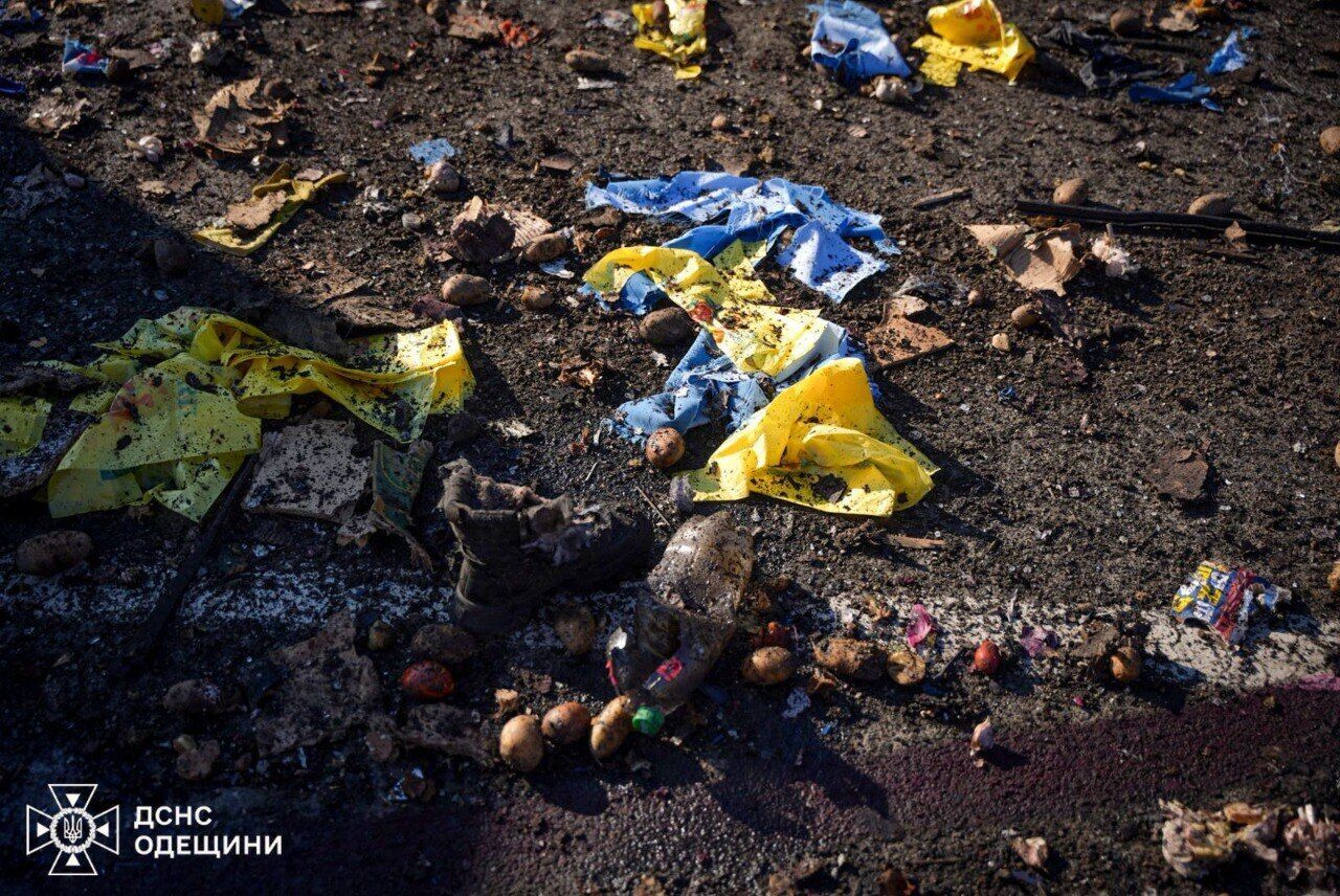 Окупанти атакували ринок у Чорноморську на Одещині: загинули двоє людей, десять поранено. Фото