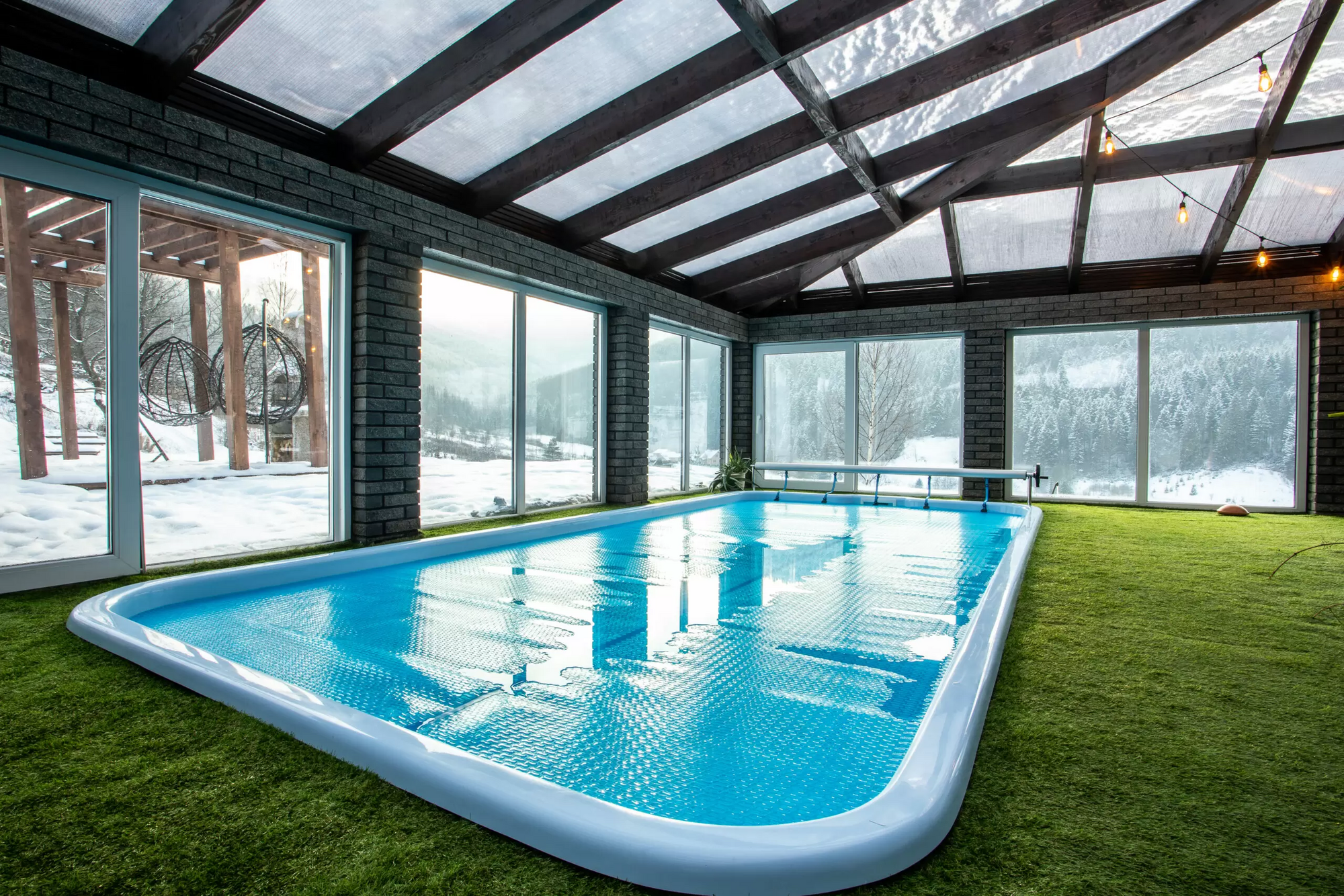 Коттеджи с бассейном и чаном в Яремче, цена