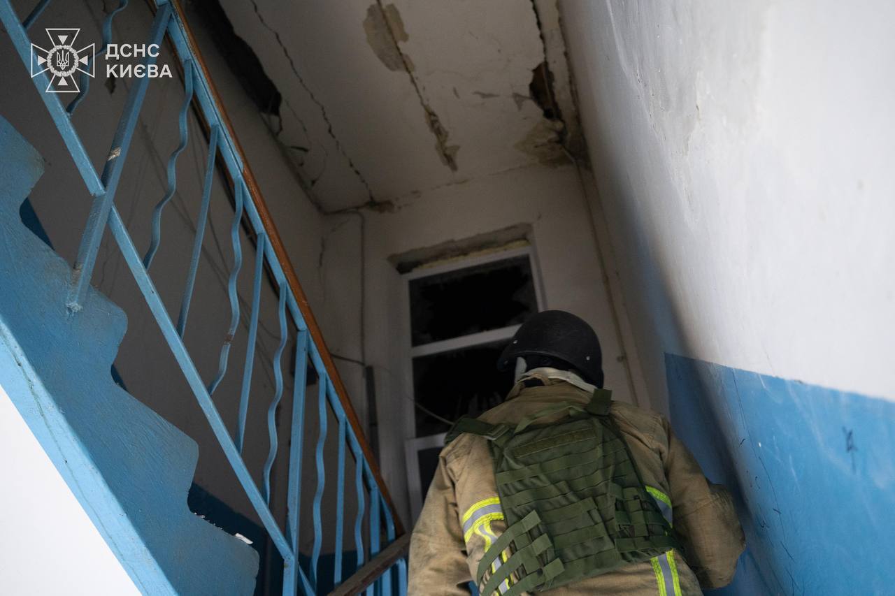 Росія атакувала Київ "Шахедами" і "Кинджалами": є жертва, постраждали десятки людей. Фото