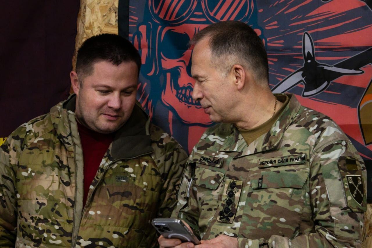 "Наибольшее внимание – вопросам логистики": Сырский провел совещание с командирами подразделений на Покровском и Очеретинском направлениях. Фото