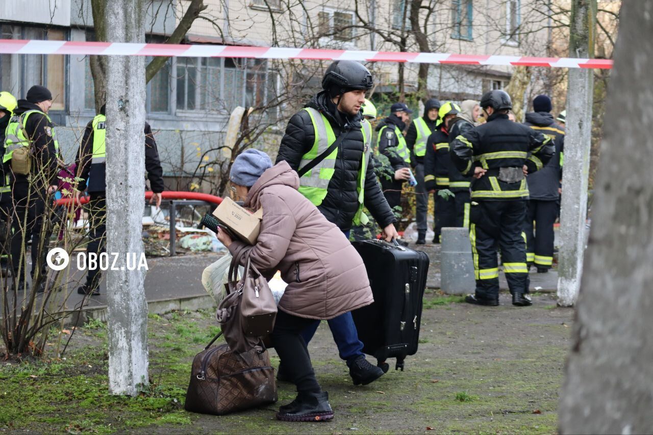 Под завалами могут быть люди: последствия атаки РФ в Деснянском районе Киева. Фото и видео