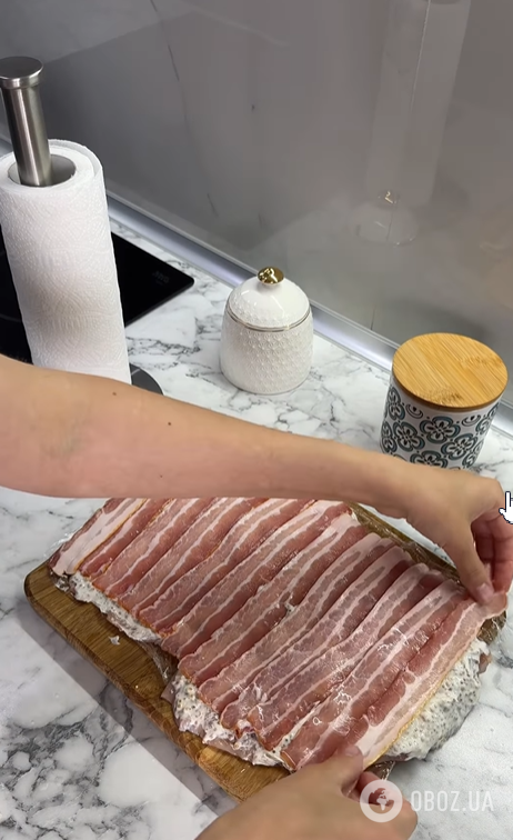 Курячі шашлички з беконом та часниковим соусом: ідеально на кожен день або для святкового столу