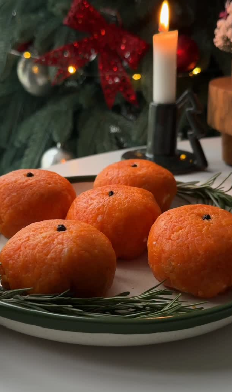 Эффектный салат "Мандаринки": как приготовить вкусную закуску на праздники