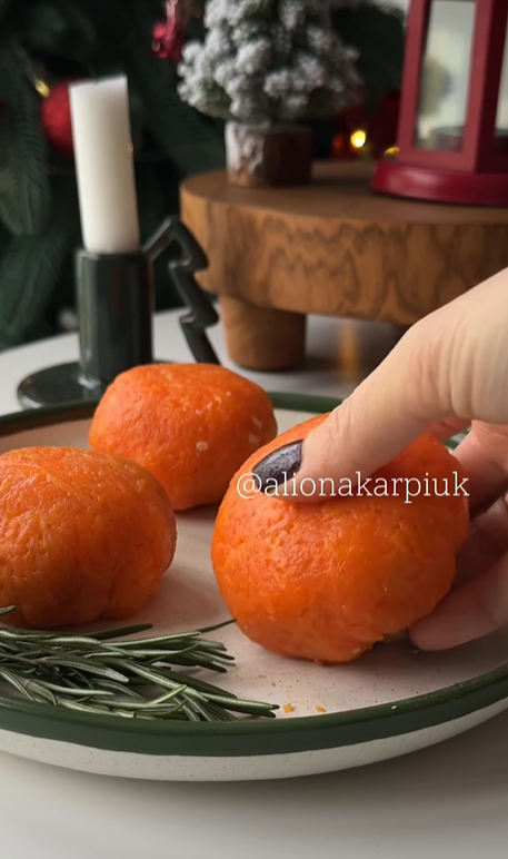 Эффектный салат "Мандаринки": как приготовить вкусную закуску на праздники