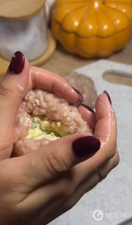 Сочные котлеты с плавленым сырком: идеально подойдут на обед