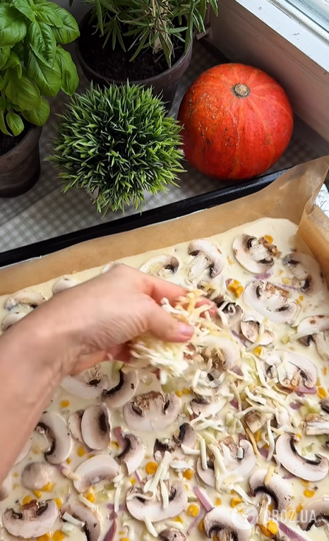 Ленивая домашняя пицца из теста на молоке: готовится за считанные минуты