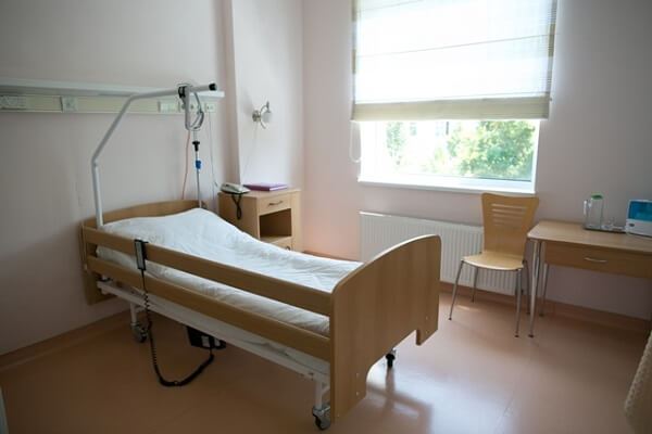 Пакети з пологів включають медичну допомогу