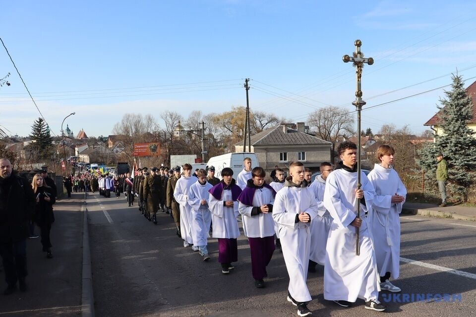 Російські наративи не працюють: на Львівщині перепоховали ексгумовані останки загиблих польських військових